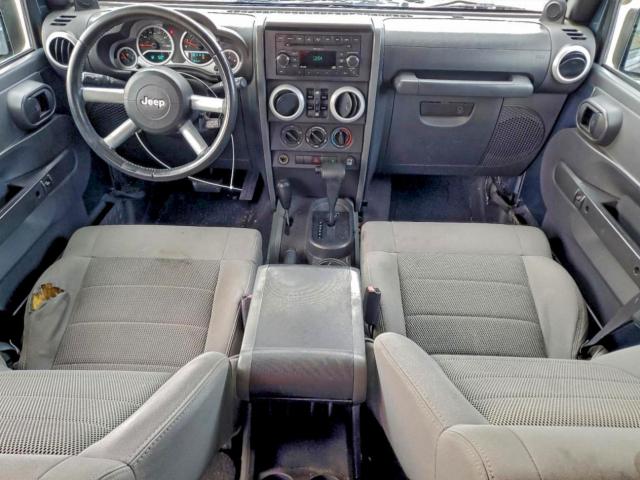 Jeep Wrangler Sahara Image 4