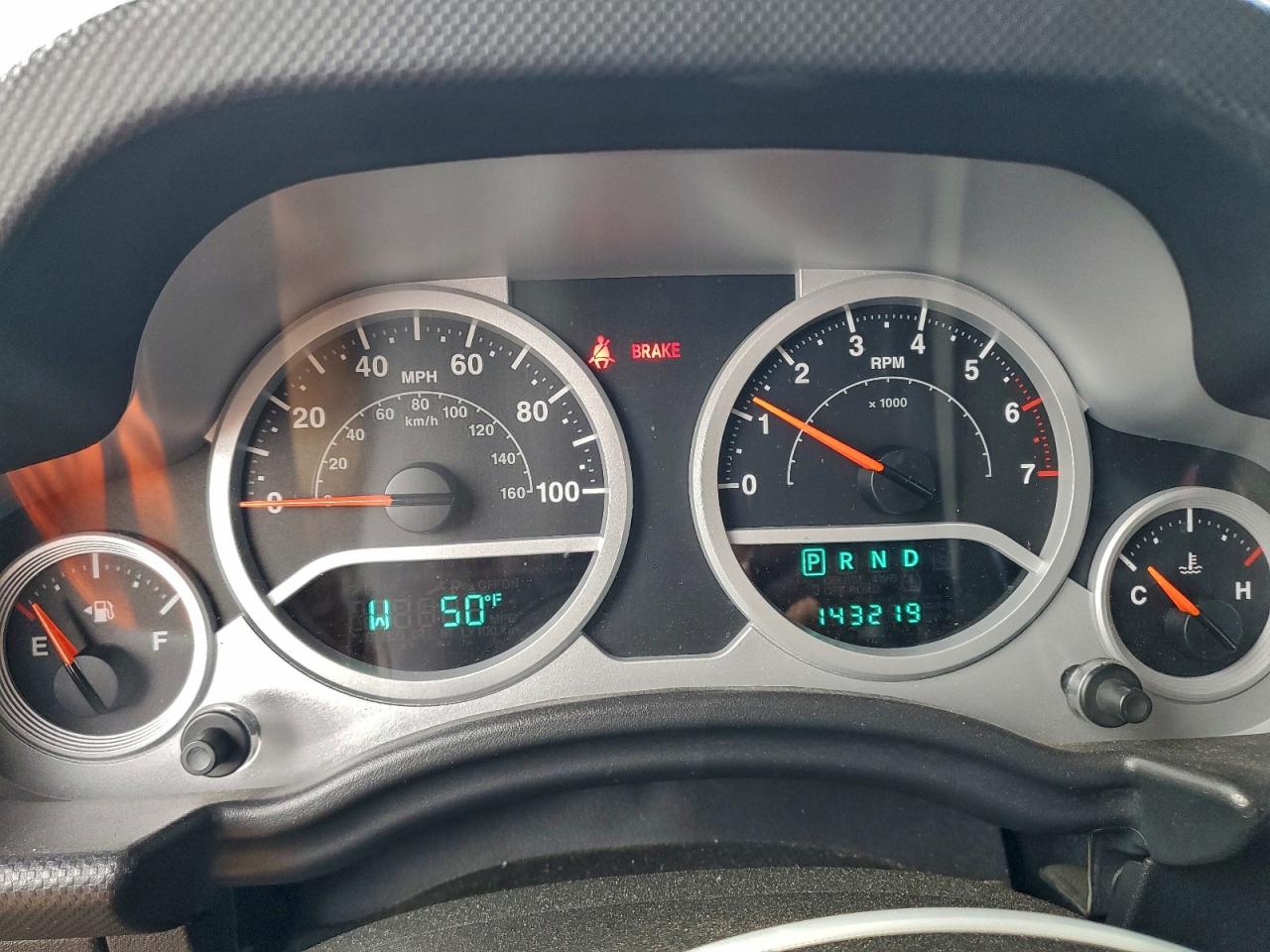 Jeep Wrangler Sahara Image 2