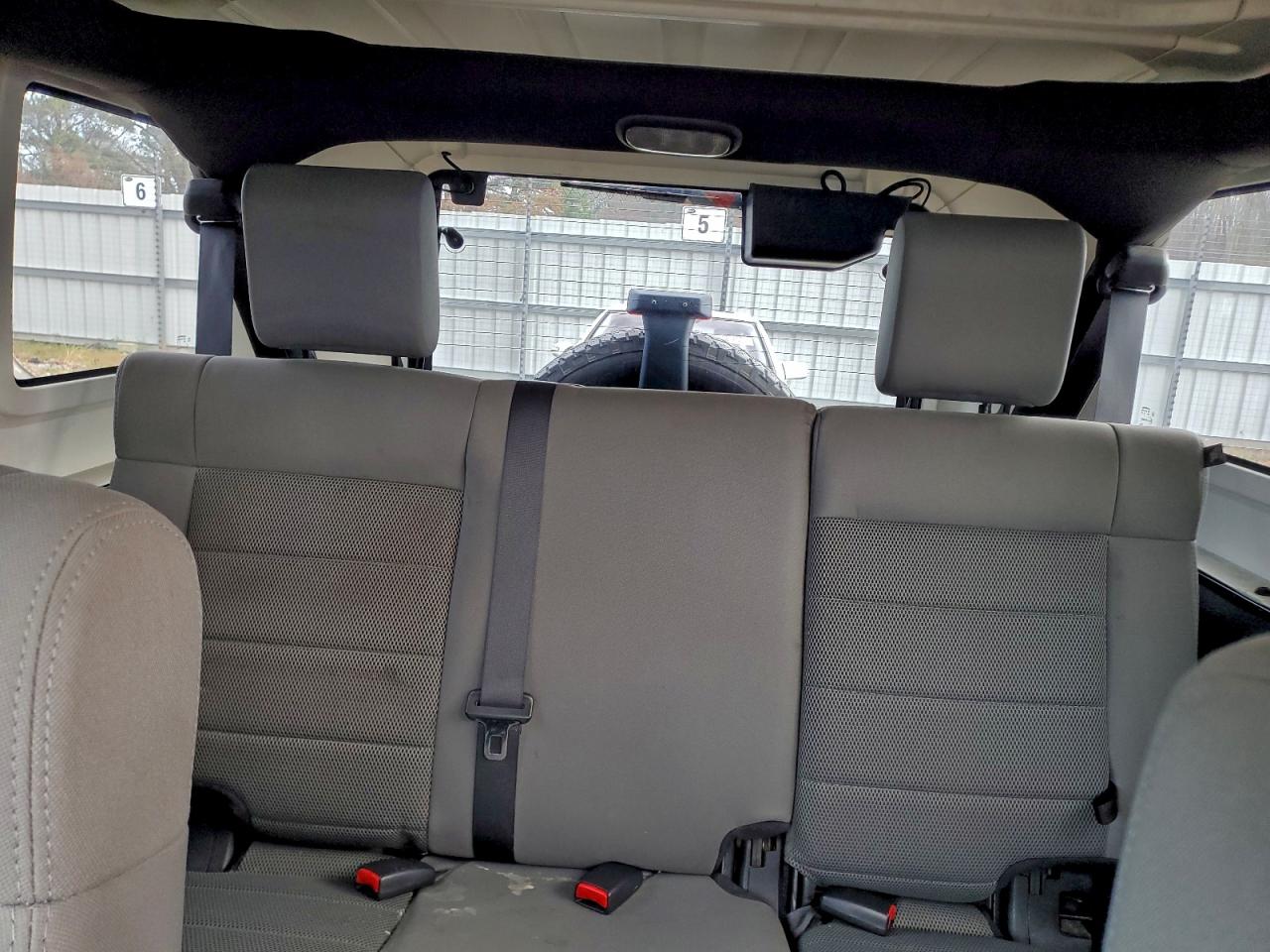 Jeep Wrangler Sahara Image 3