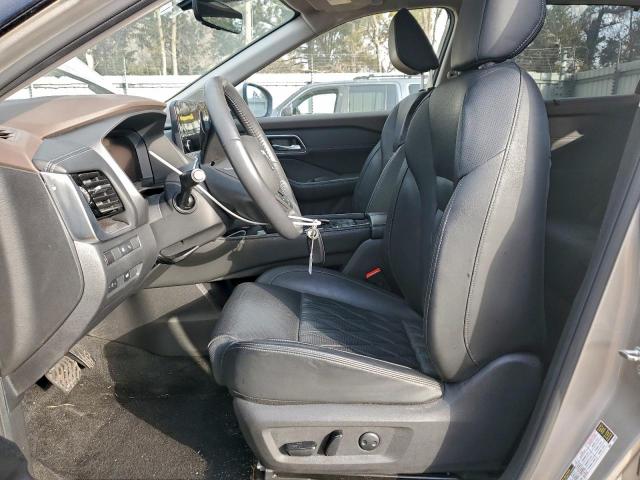 Nissan Rogue Platinum Image 12