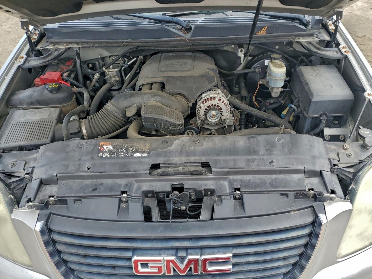 GMC Yukon Sle Image 8