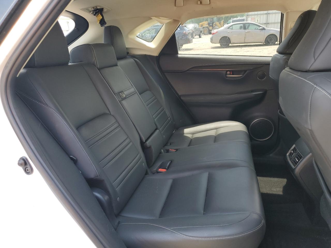 Lexus NX 200t Base Image 6