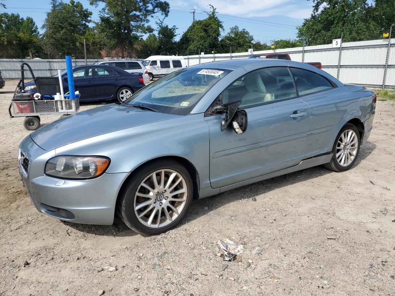 Volvo C70 T5 Image 1
