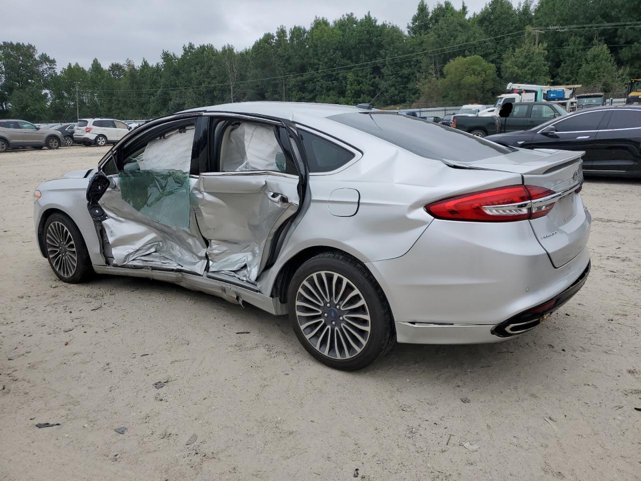 Ford Fusion Titanium Image 10