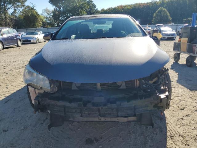 Toyota Camry Le Image 5