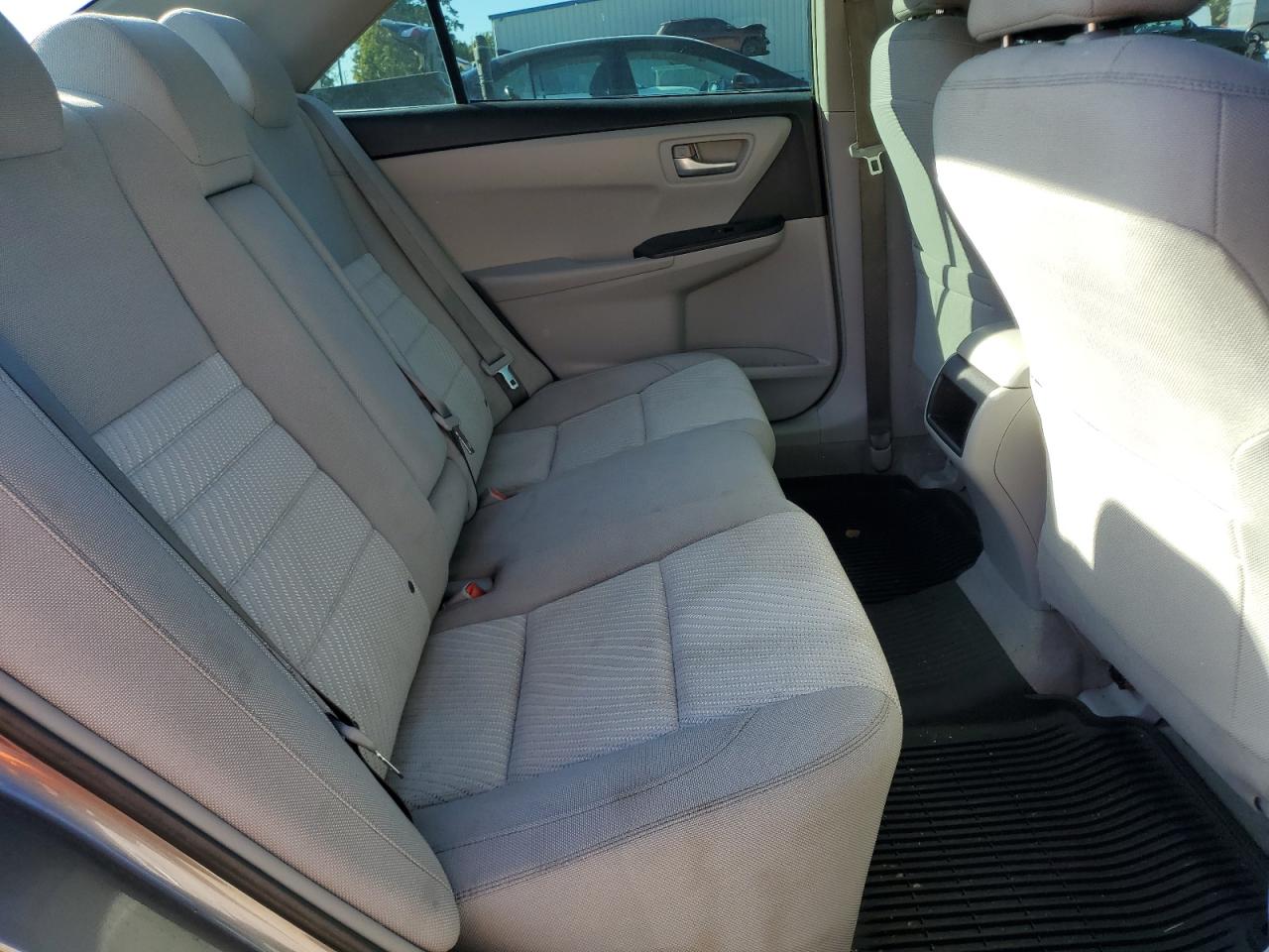 Toyota Camry Le Image 12