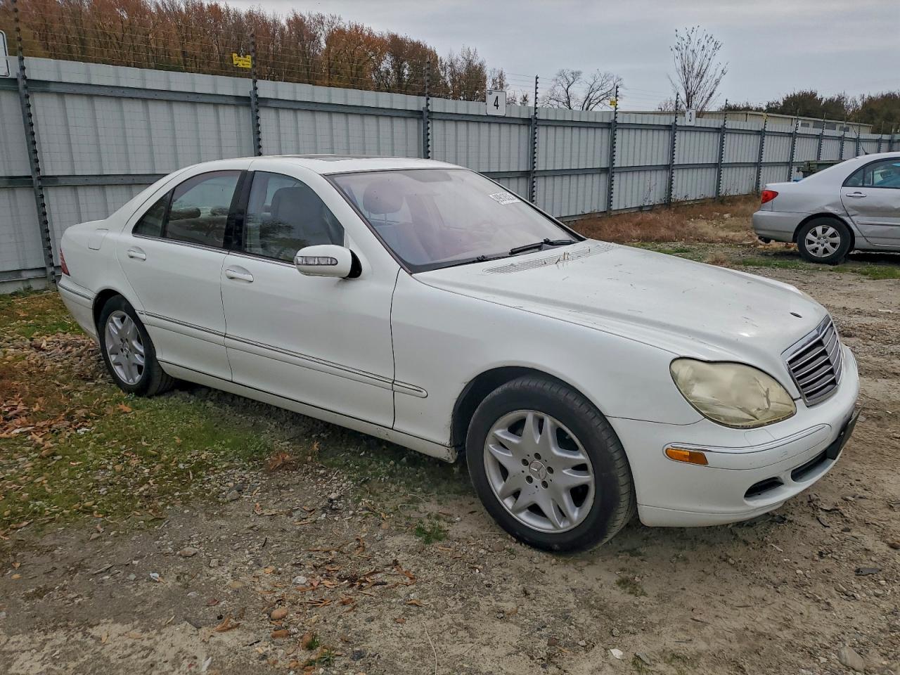 Mercedes-Benz S-Class 350 Image 3