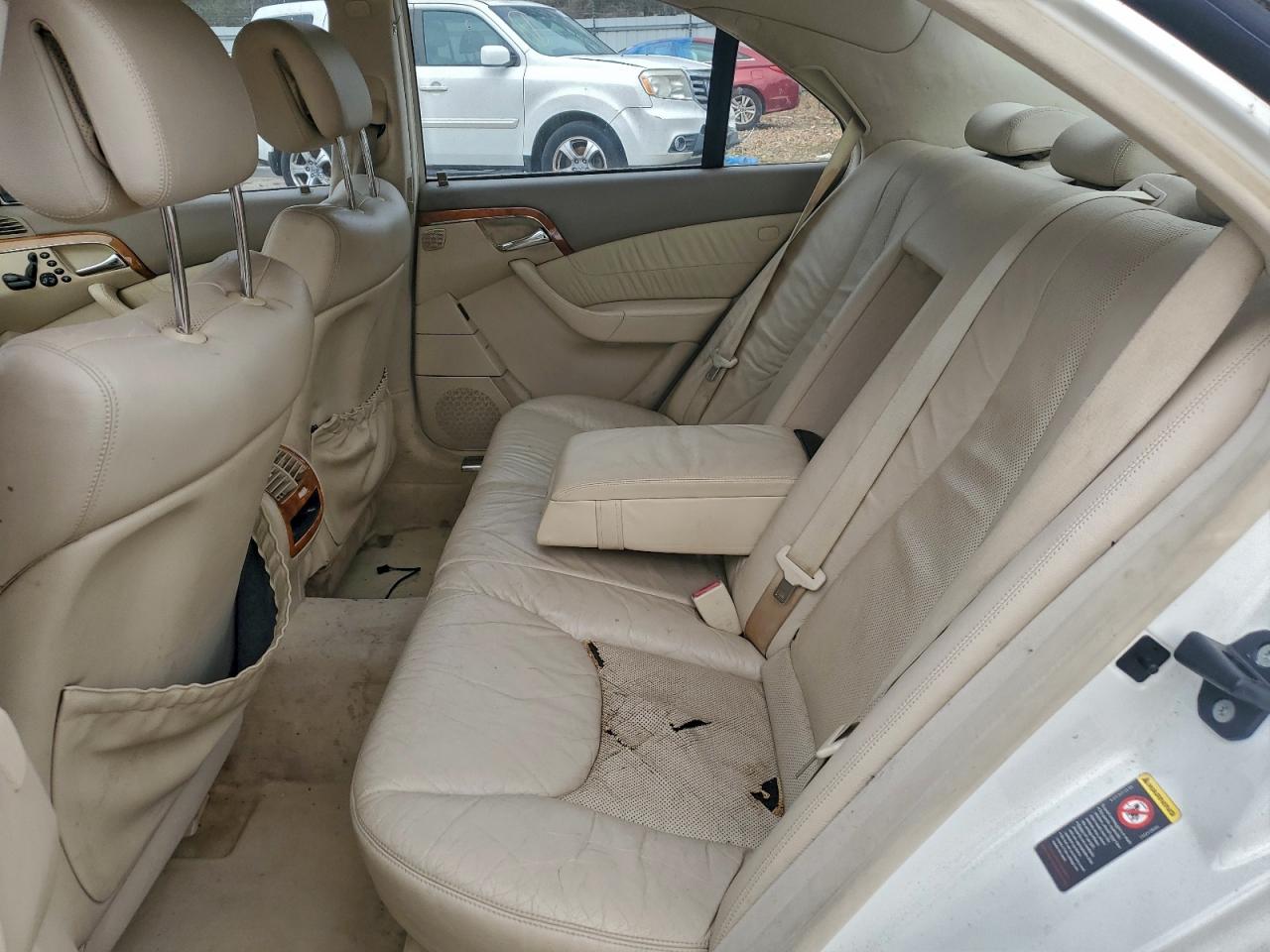 Mercedes-Benz S-Class 350 Image 12