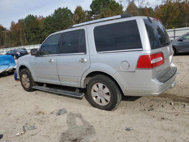Lincoln Navigator Image 2