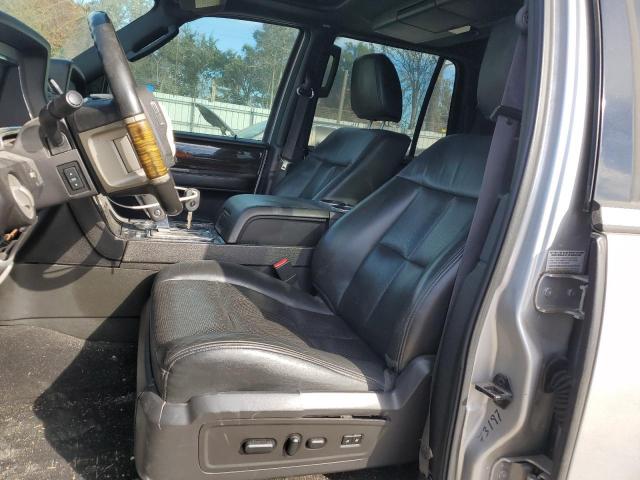 Lincoln Navigator Image 11