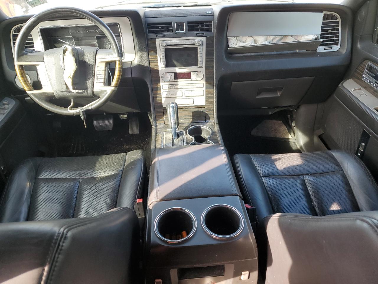 Lincoln Navigator Image 10