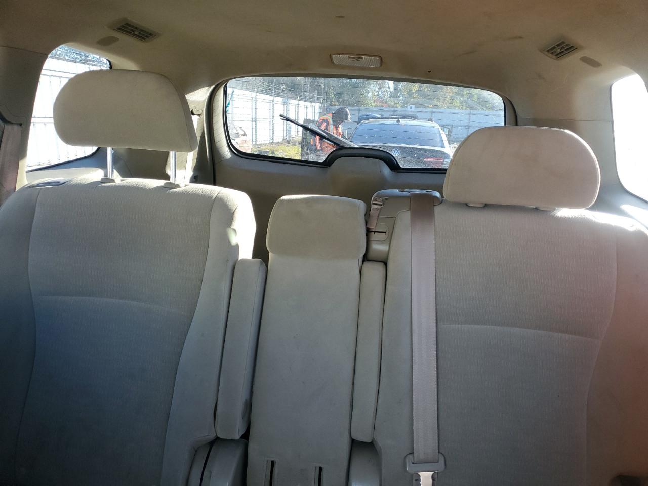 Toyota Highlander Base Image 13