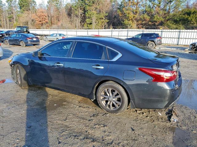 Nissan Altima 2.5 Image 9