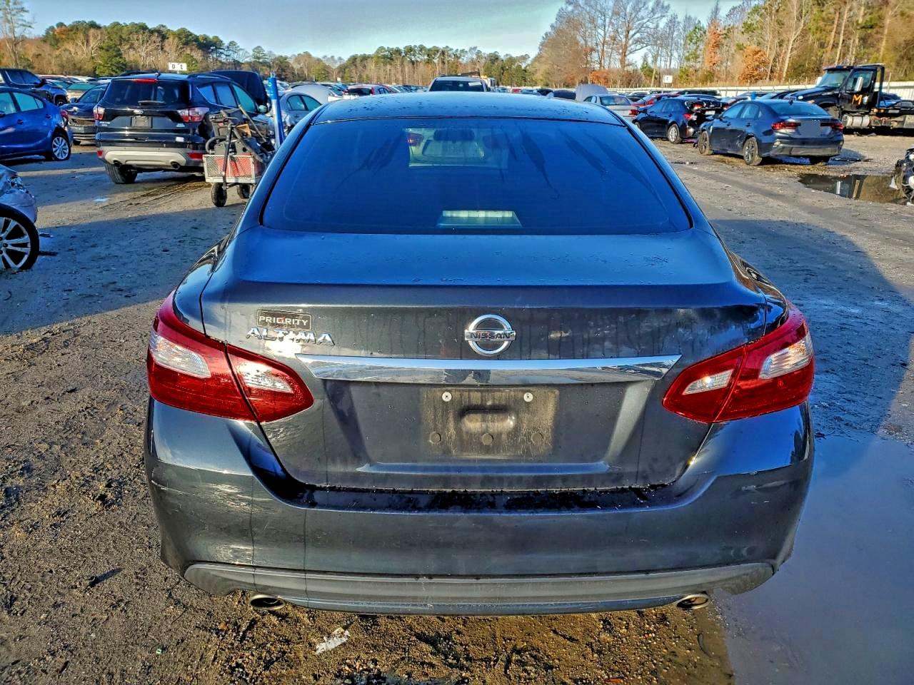 Nissan Altima 2.5 Image 11