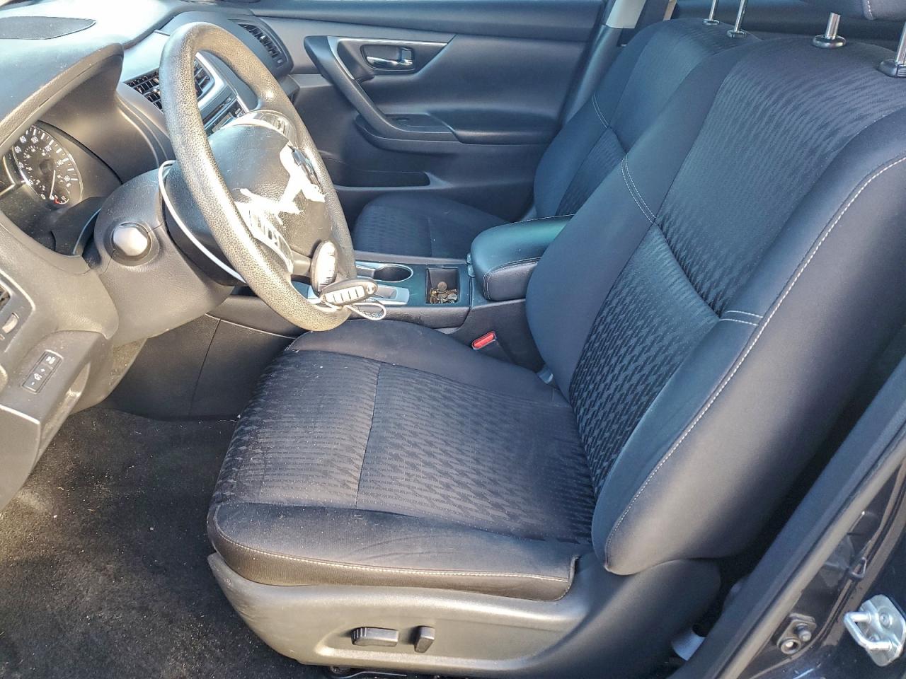 Nissan Altima 2.5 Image 6