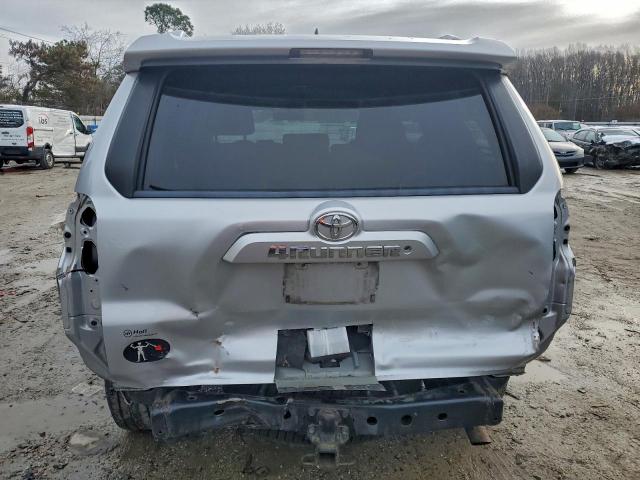 Toyota 4Runner Sr5 Image 9