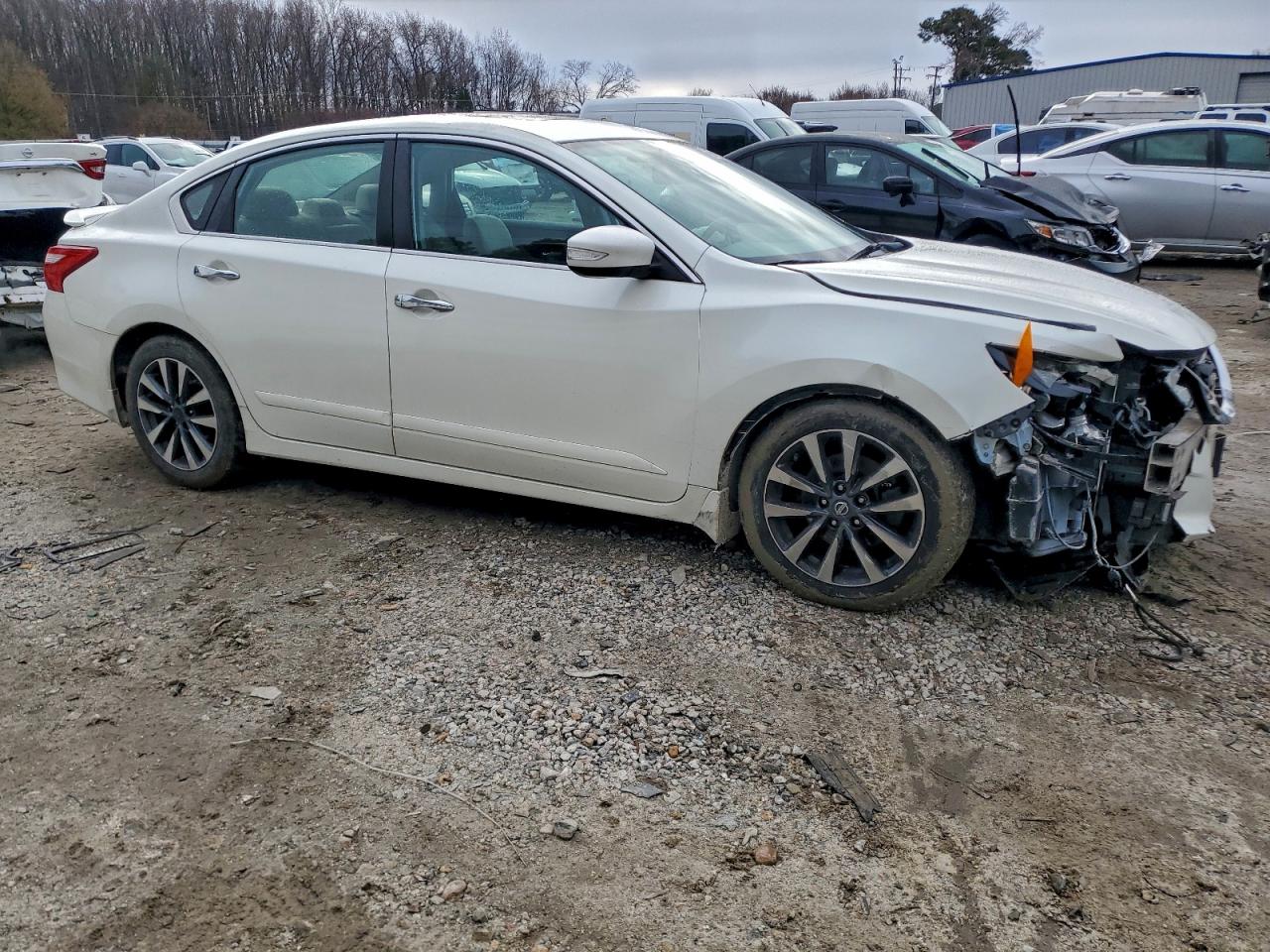 Nissan Altima 2.5 Image 6