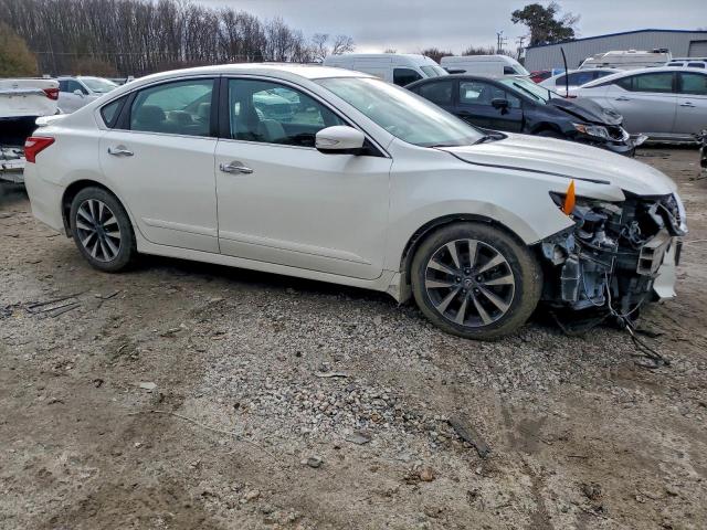 Nissan Altima 2.5 Image 6