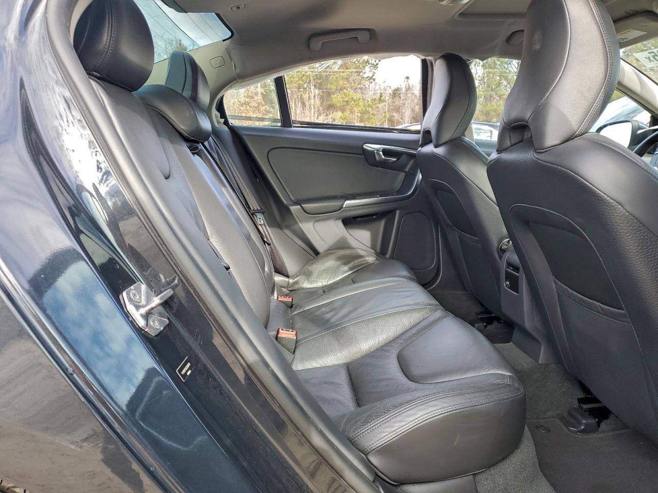 Volvo S60 T5 Image 6