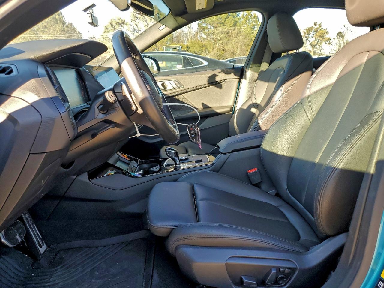 BMW 2 Series Image 8