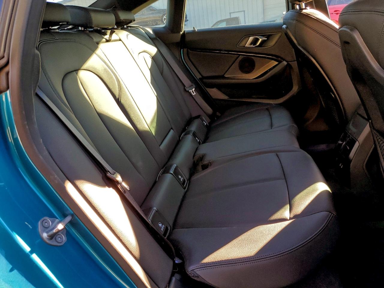 BMW 2 Series Image 6