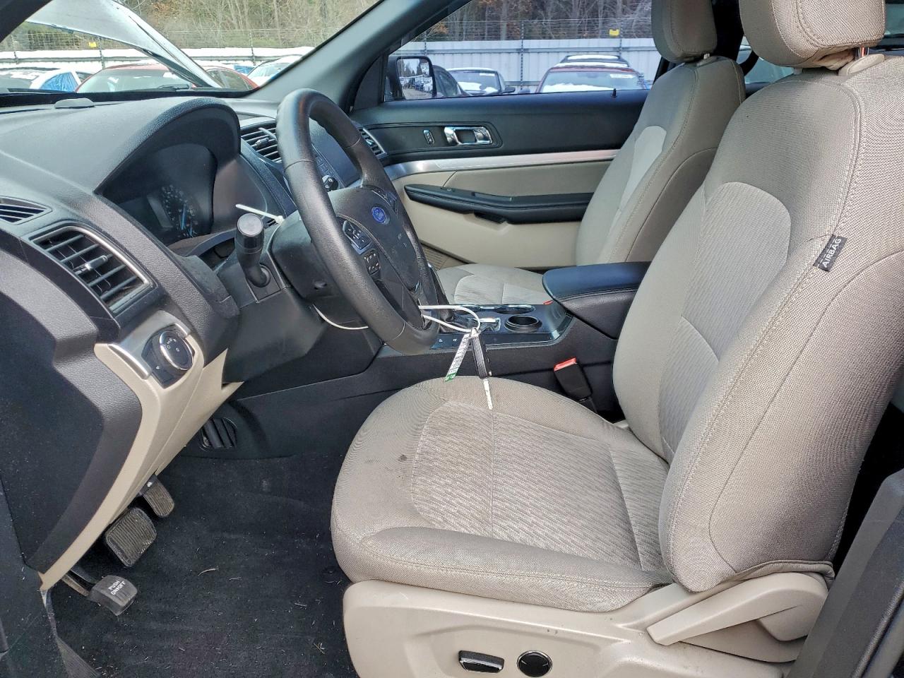 Ford Explorer Image 7