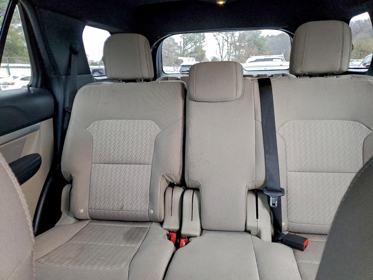 Ford Explorer Image 2