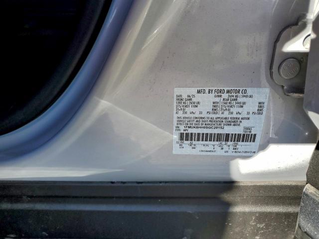 Ford Explorer Platinum Image 11