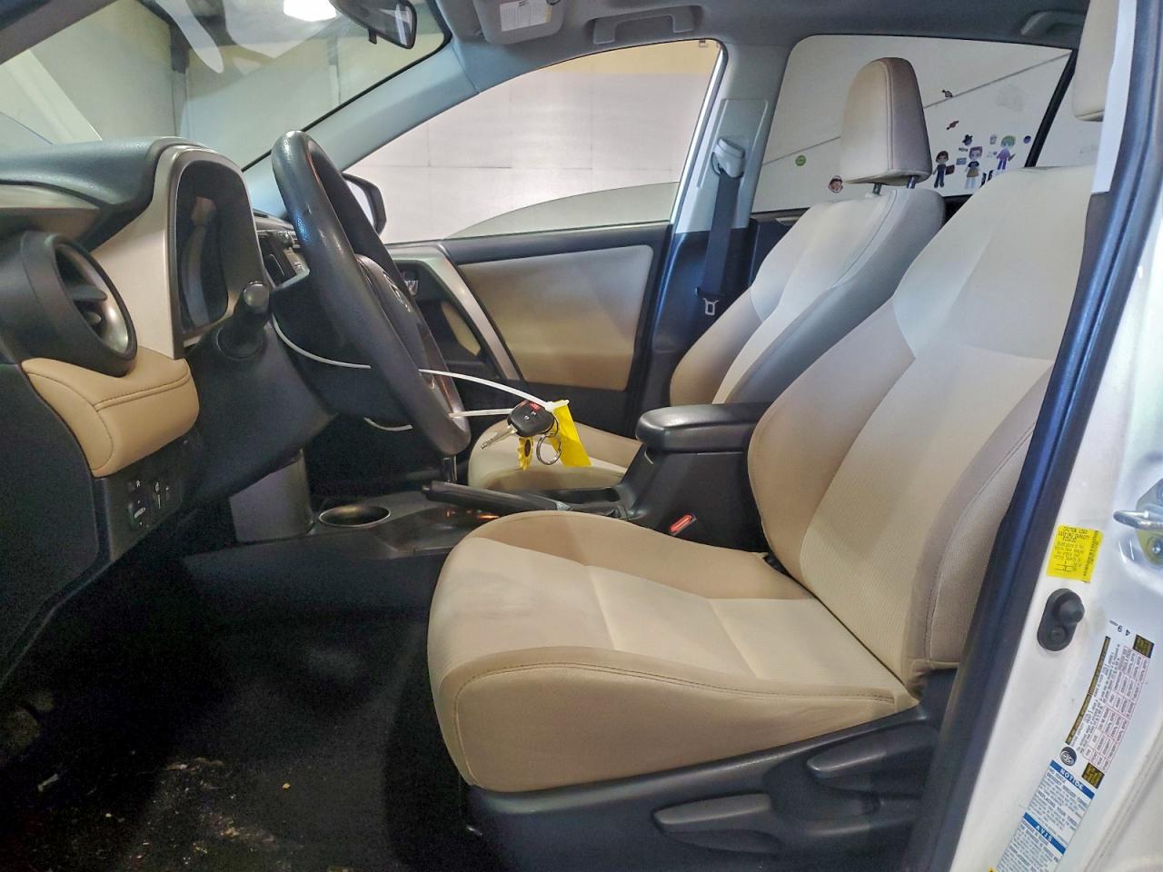 Toyota RAV4 Xle Image 2