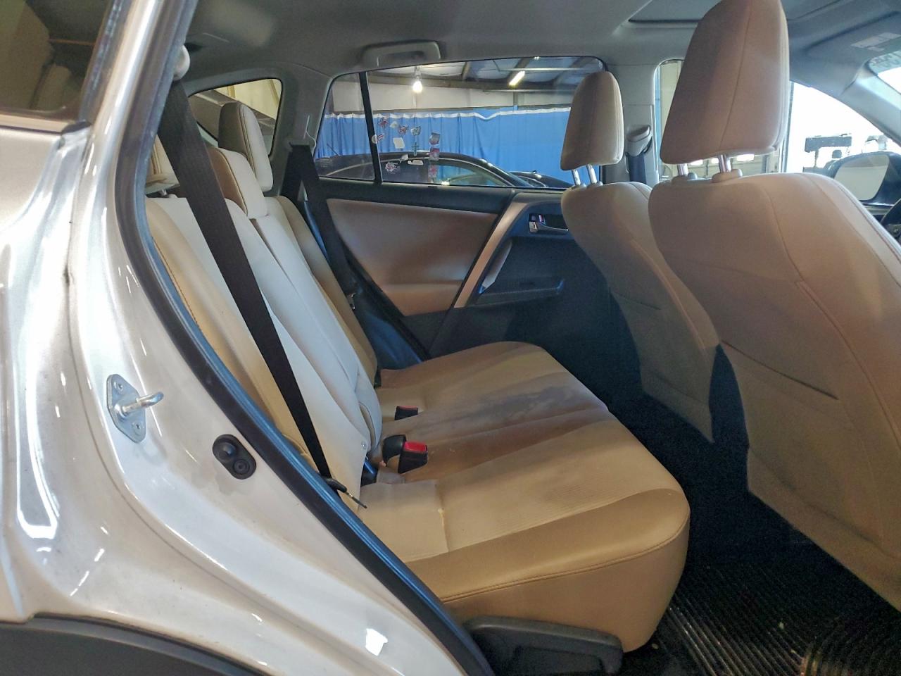 Toyota RAV4 Xle Image 3