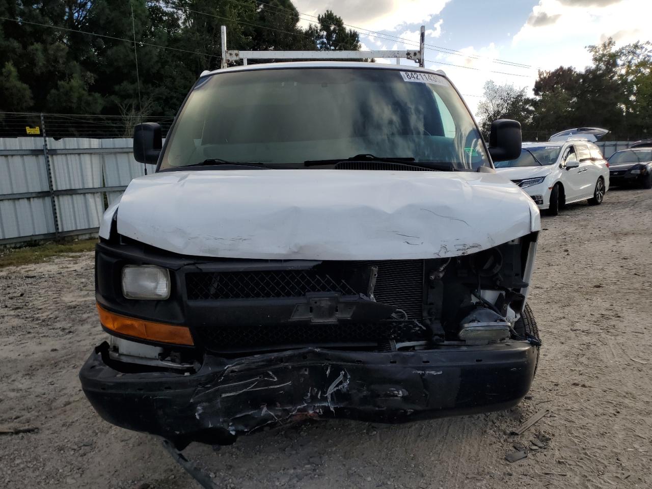 Chevrolet Express Image 6