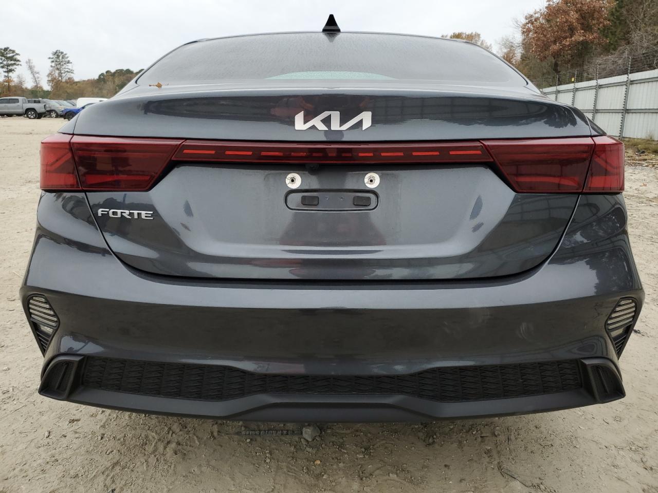 Kia Forte Lx Image 9