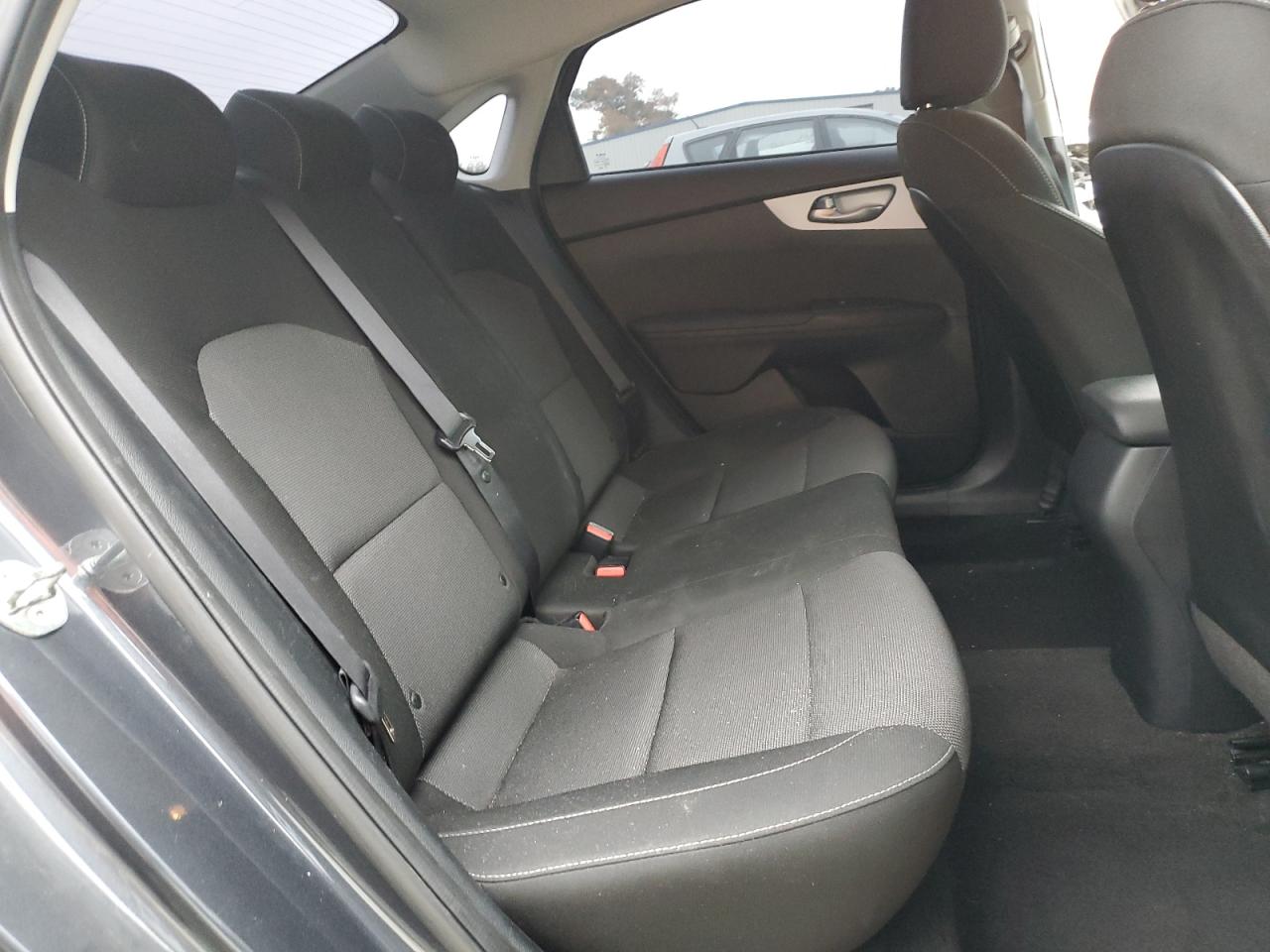 Kia Forte Lx Image 8