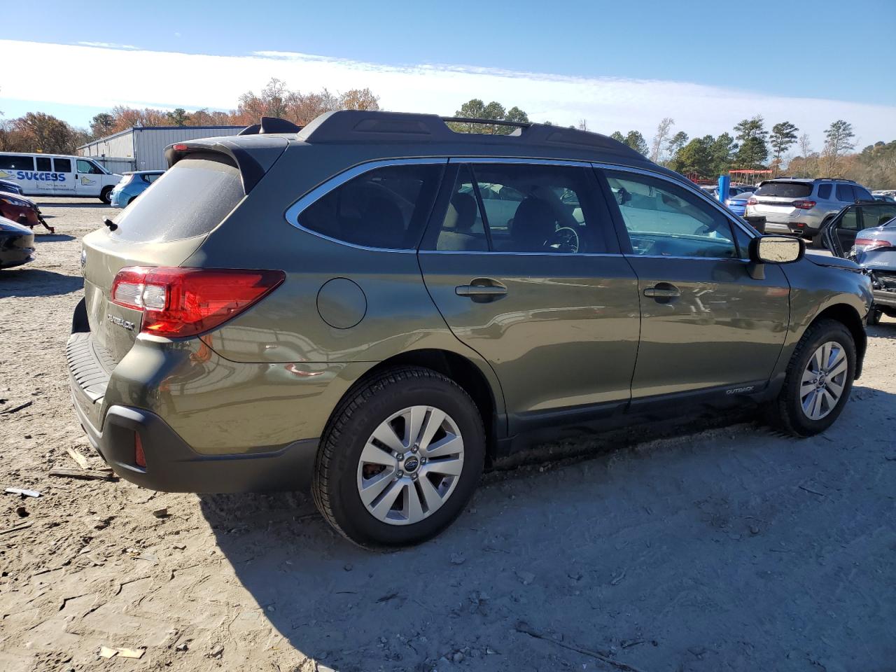 Subaru Outback 2.5i Premium Image 3