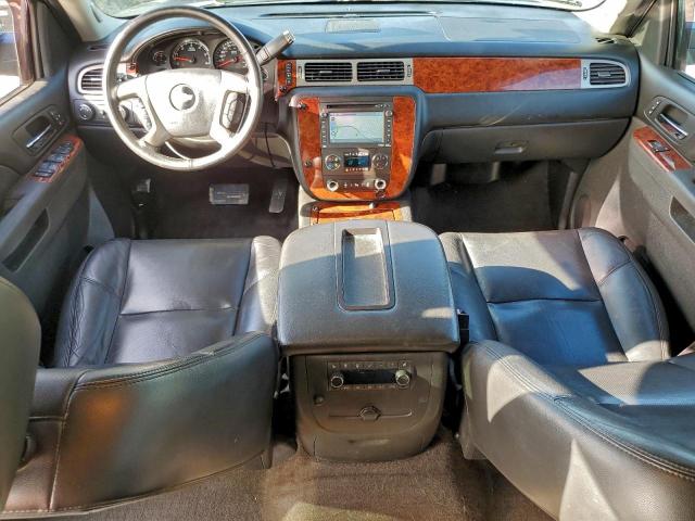 Chevrolet Suburban K1500 Ltz Image 4