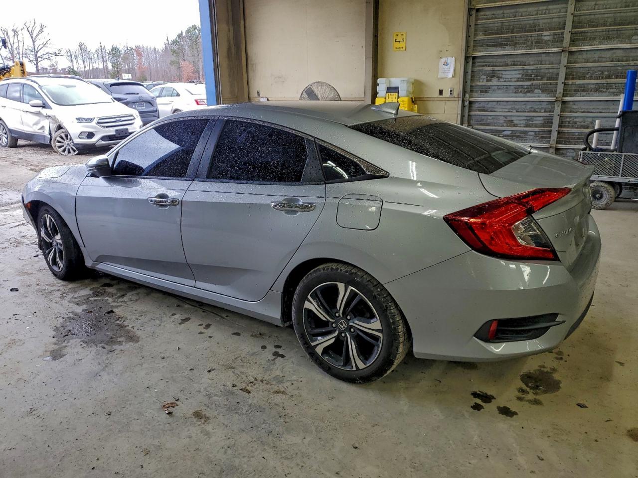 Honda Civic Touring Image 3