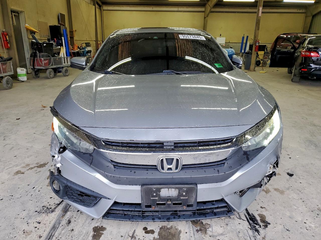 Honda Civic Touring Image 2