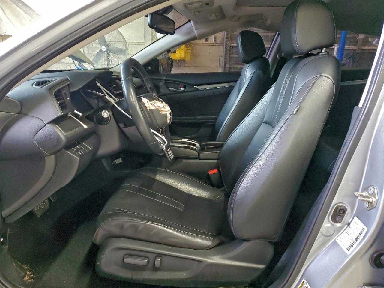 Honda Civic Touring Image 5