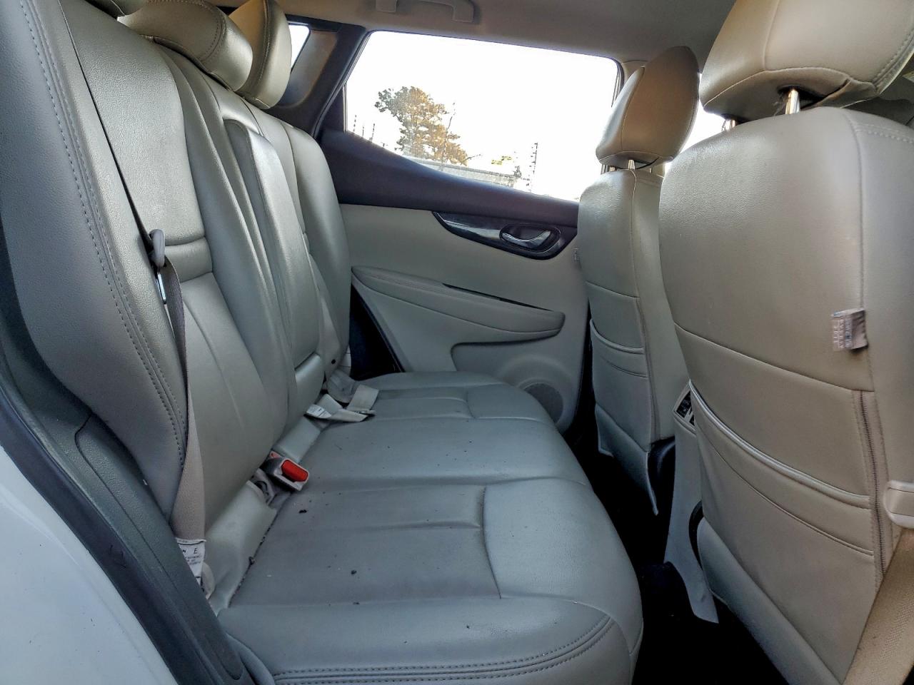 Nissan Rogue S Image 6