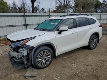  Salvage Toyota Highlander
