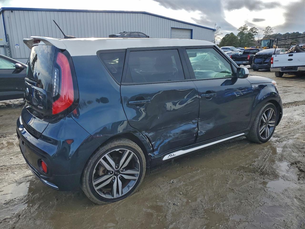 Kia Soul + Image 13