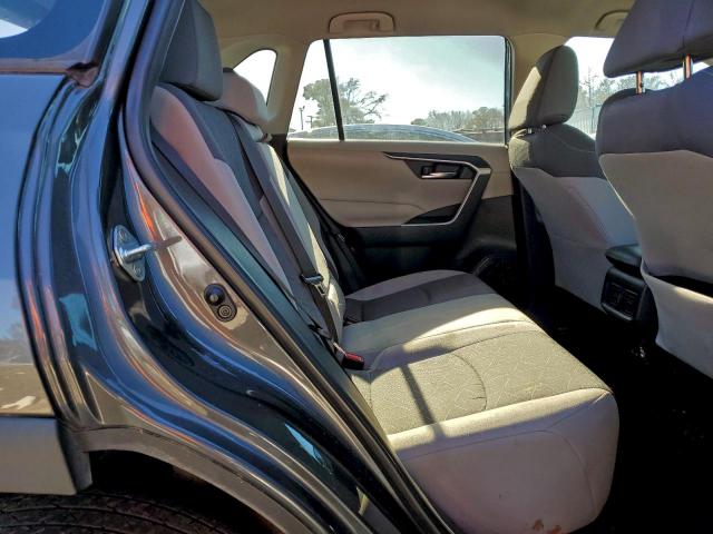 Toyota RAV4 Xle Image 10