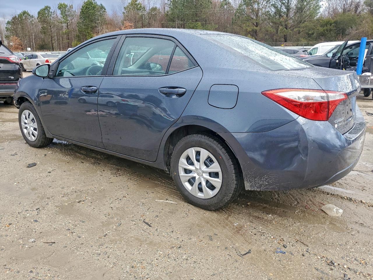 Toyota Corolla L Image 11