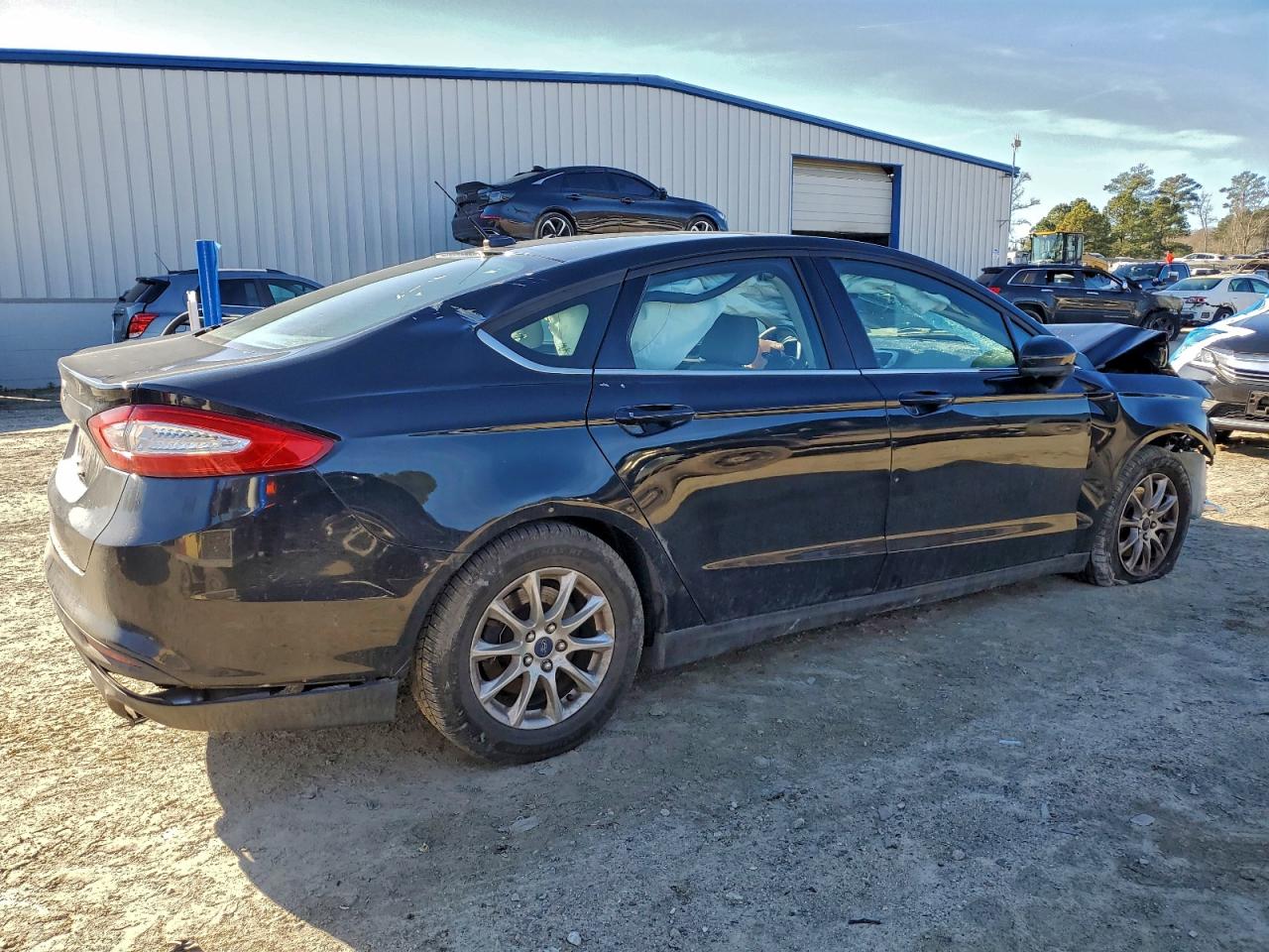 Ford Fusion S Image 7