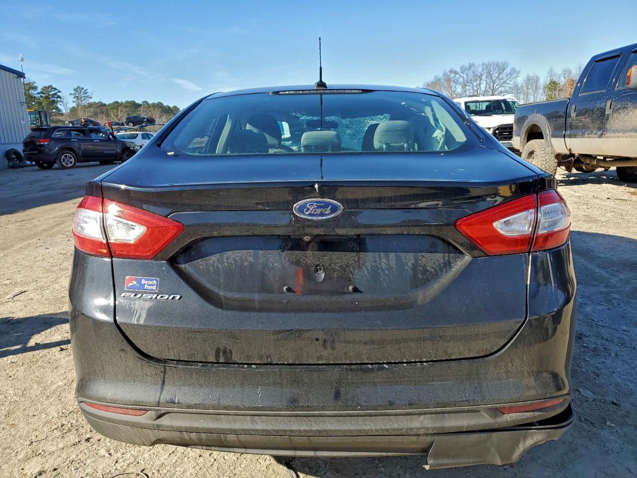 Ford Fusion S Image 12
