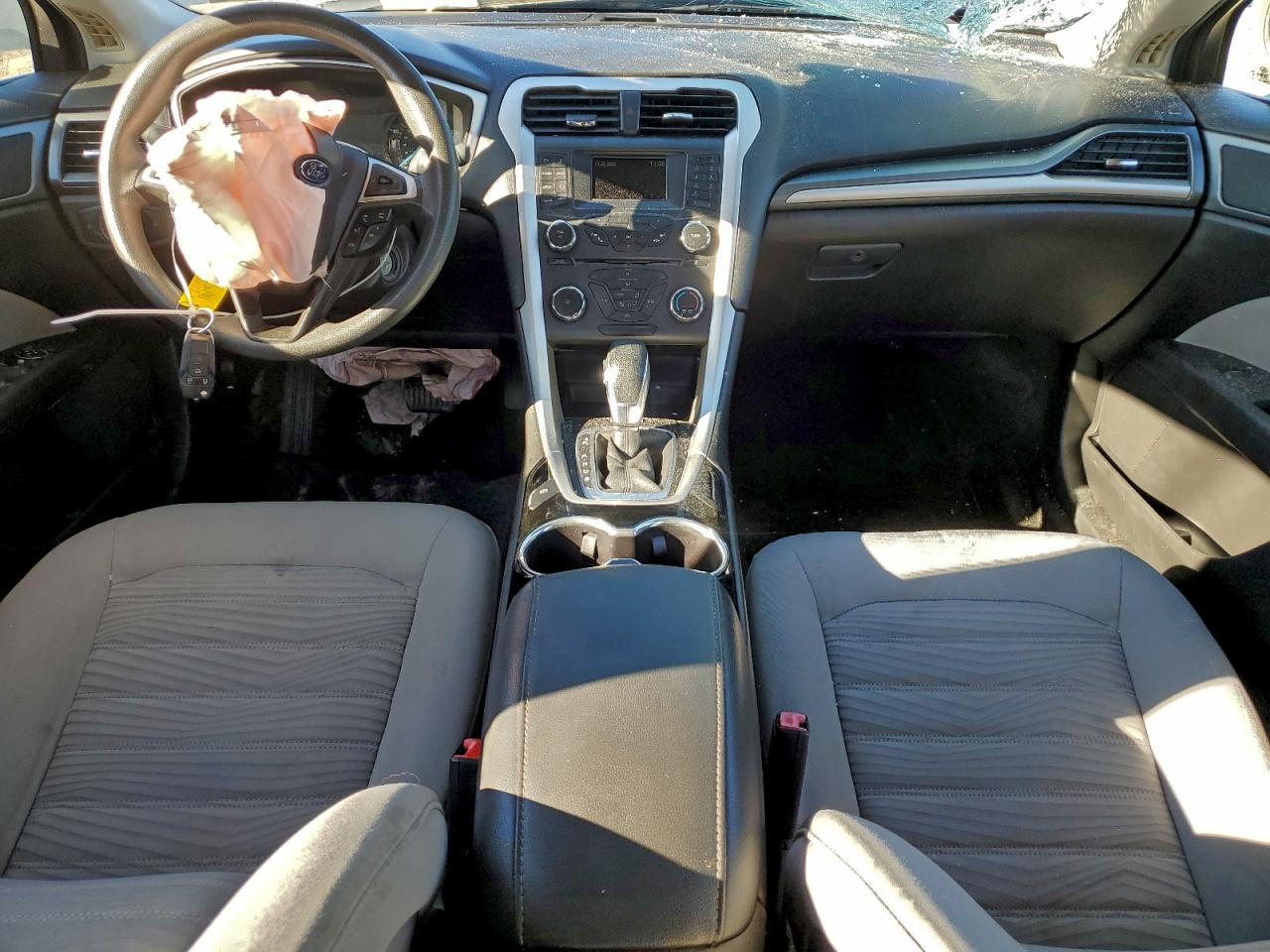 Ford Fusion S Image 4