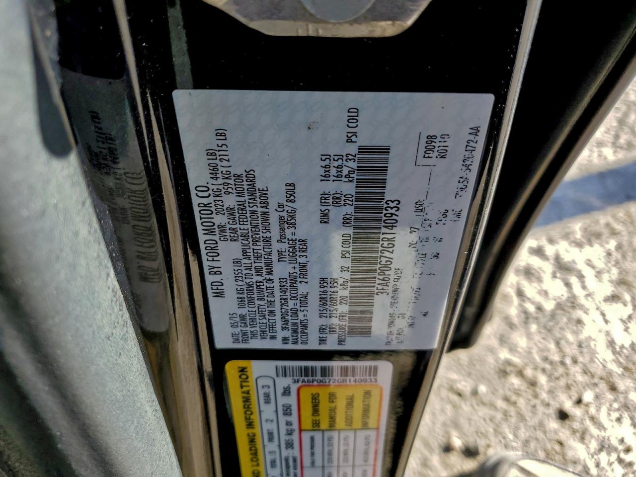 Ford Fusion S Image 6