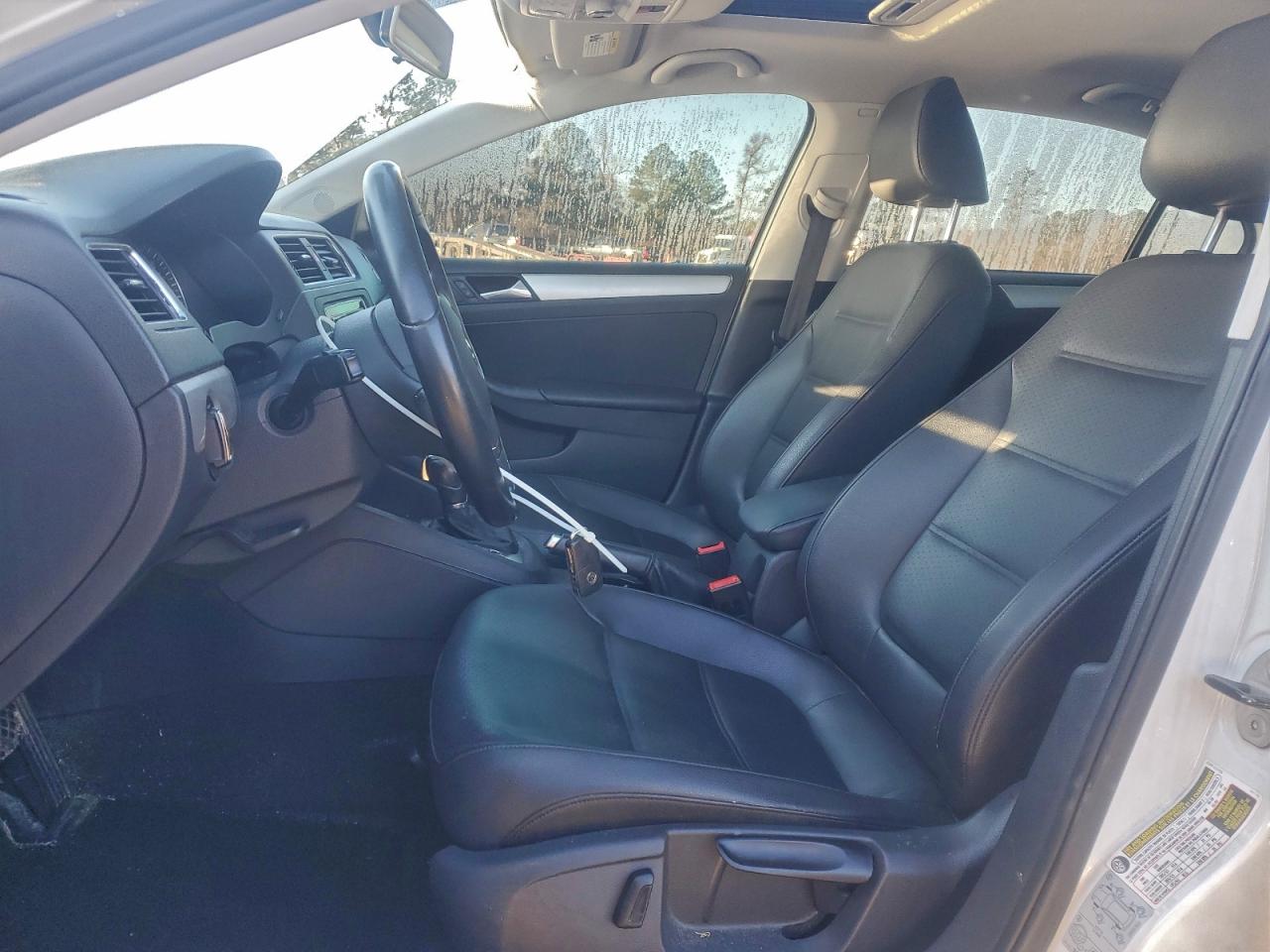 Volkswagen Jetta Se Image 12