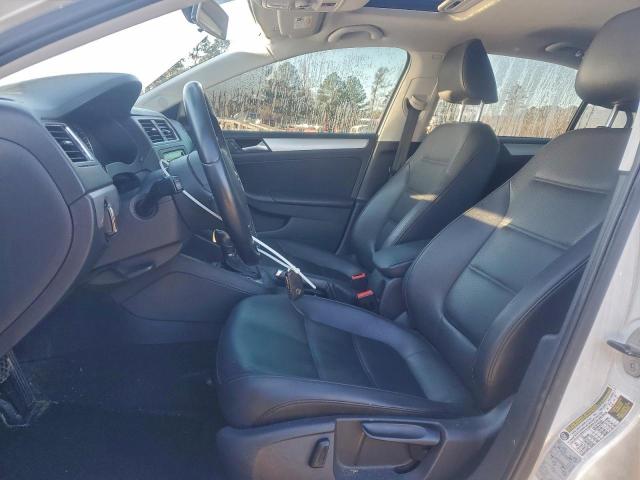 Volkswagen Jetta Se Image 12