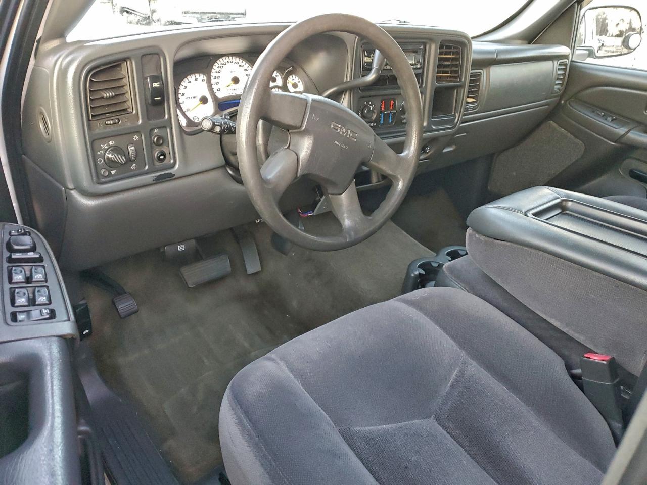 GMC Sierra C1500 Image 7